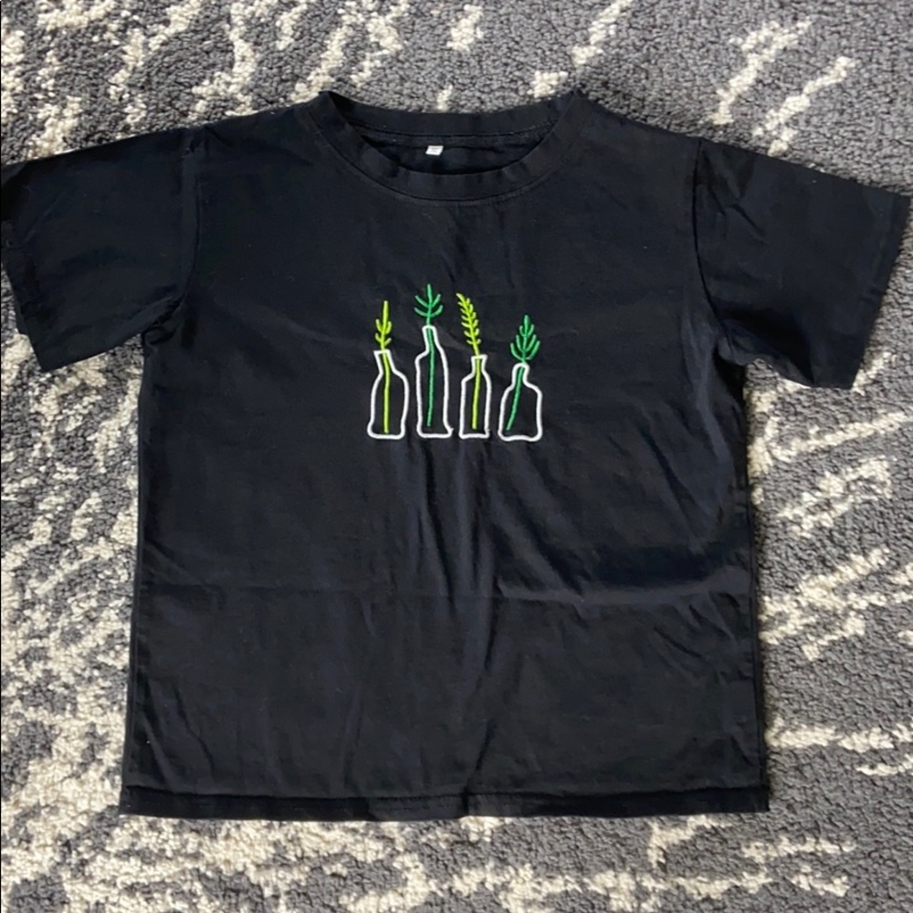 Embroidered plant tee